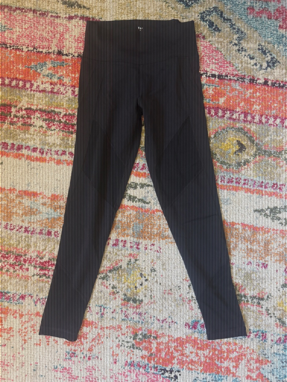 Victoria’s Secret TNA line Black pant workout leggings with bottom mesh detail